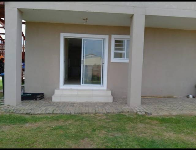 3 BEDROOM PROPERTY TO RENT IN JEFFREYS BAY CENTRAL